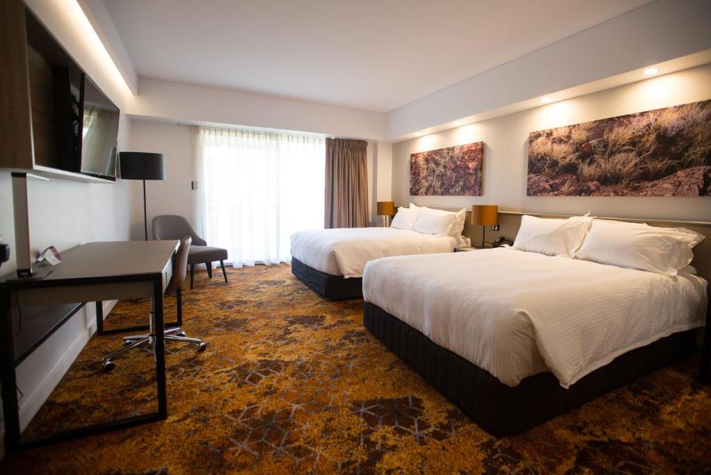 Red Centre Rooms & Suites at Crowne Plaza Alice Springs Lasseters by IHG